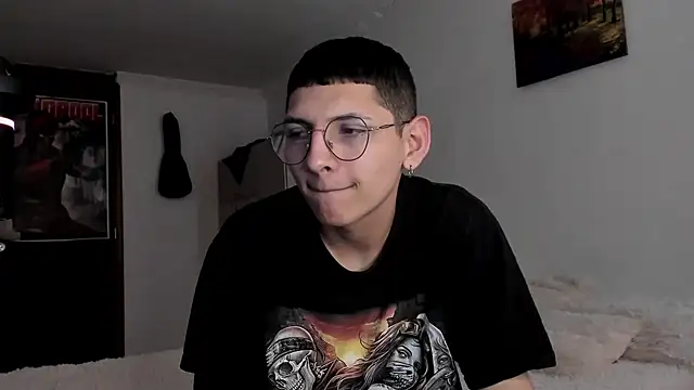 Snapshot of a_lejandro_0_8 chatting on 12/06/24, 04:06 a lejandro 0 8 online show from 12/06/24, 04:06