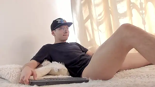 Snapshot of a_lejandro_0_8 chatting on 12/07/24, 05:53 a lejandro 0 8 online show from 12/07/24, 05:53