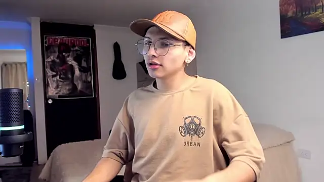 Snapshot of a_lejandro_0_8 chatting on 12/08/24, 09:57 a lejandro 0 8 online show from 12/08/24, 09:57