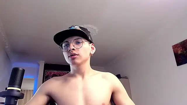 Snapshot of a_lejandro_0_8 chatting on 12/08/24, 10:14 a lejandro 0 8 online show from 12/08/24, 10:14