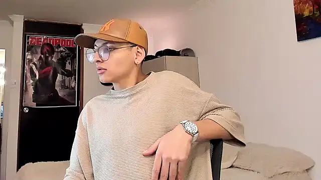 Snapshot of a_lejandro_0_8 chatting on 12/24/24, 06:33 a lejandro 0 8 online show from 12/24/24, 06:33