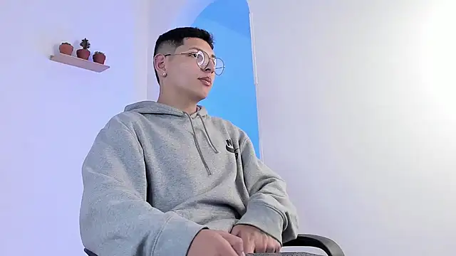 Snapshot of a_lejandro_0_8 chatting on 02/26/25, 02:59 a lejandro 0 8 online show from 02/26/25, 02:59