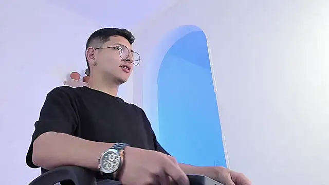 Snapshot of a_lejandro_0_8 chatting on 02/27/25, 02:10 a lejandro 0 8 online show from 02/27/25, 02:10