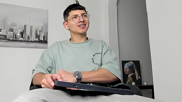 Snapshot of a_lejandro_0_8 chatting on 03/07/25, 06:24 a lejandro 0 8 online show from 03/07/25, 06:24