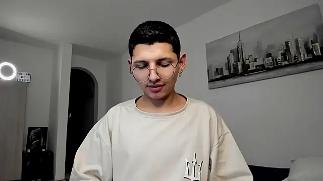 Snapshot of a_lejandro_0_8 chatting on 03/12/25, 10:37 a lejandro 0 8 online show from 03/12/25, 10:37