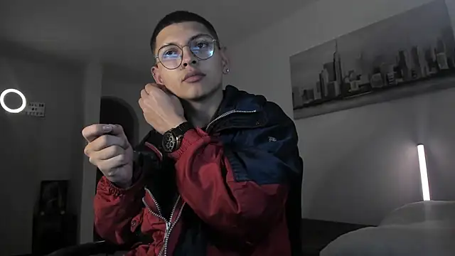 Snapshot of a_lejandro_0_8 chatting on 03/15/25, 10:57 a lejandro 0 8 online show from 03/15/25, 10:57