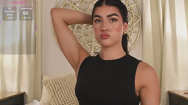 Snapshot of Antonellaparis_ chatting on 10/17/25, 02:26 Antonellaparis online show from 10/17/25, 02:26