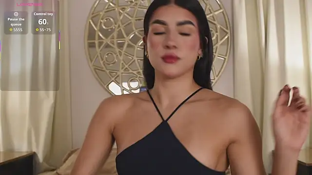 Snapshot of Antonellaparis_ chatting on 10/22/25, 02:45 Antonellaparis online show from 10/22/25, 02:45