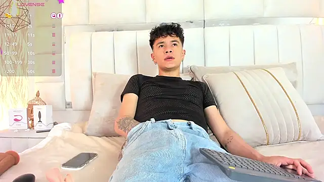 Snapshot of 1m_Joel chatting on 12/15/24, 09:13 1m Joel online show from 12/15/24, 09:13