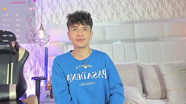 Snapshot of 1m_Joel chatting on 01/06/25, 08:03 1m Joel online show from 01/06/25, 08:03