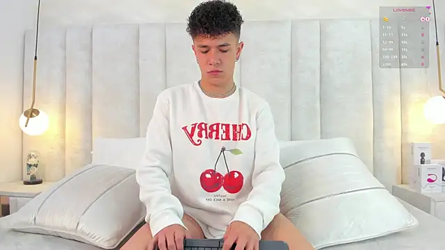 Snapshot of 1m_Joel chatting on 02/12/25, 12:27 1m Joel online show from 02/12/25, 12:27