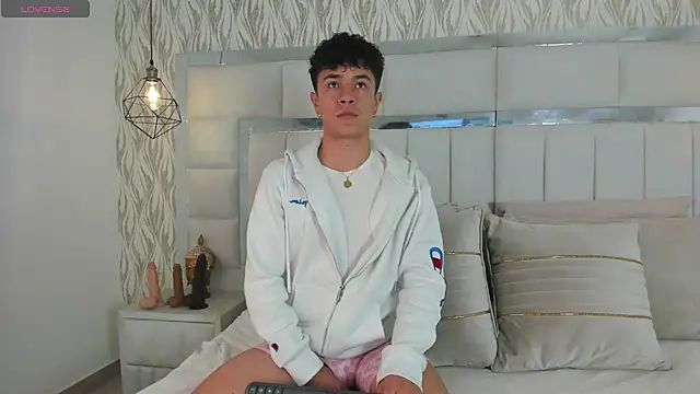 Snapshot of 1m_Joel chatting on 03/12/25, 11:01 1m Joel online show from 03/12/25, 11:01