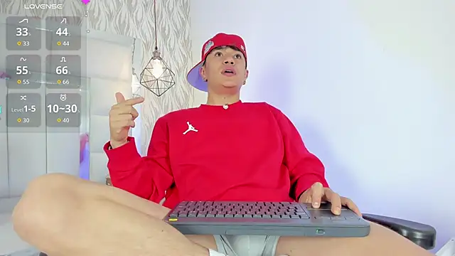 Snapshot of 1m_Joel chatting on 10/06/25, 01:58 1m Joel online show from 10/06/25, 01:58