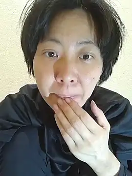 Snapshot of muuna9999 chatting on 04/13/26, 10:43 muuna9999 online show from 04/13/26, 10:43