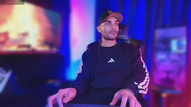 sexyboycolombi4 online show from 10/01/25, 11:05