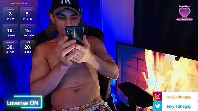 Snapshot of sexyboycolombi4 chatting on 03/13/26, 10:44 sexyboycolombi4 online show from 03/13/26, 10:44