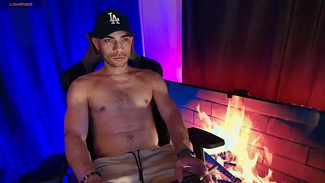 Snapshot of sexyboycolombi4 chatting on 03/25/26, 11:00 sexyboycolombi4 online show from 03/25/26, 11:00