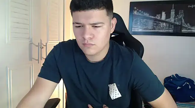 Snapshot of Plug_Control chatting on 12/03/24, 01:10 Plug Control online show from 12/03/24, 01:10