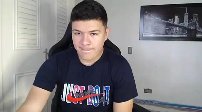 Snapshot of Plug_Control chatting on 12/05/24, 02:11 Plug Control online show from 12/05/24, 02:11