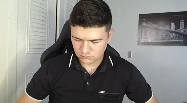 Snapshot of Plug_Control chatting on 01/08/25, 08:07 Plug Control online show from 01/08/25, 08:07