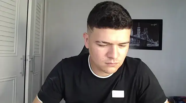 Snapshot of Plug_Control chatting on 01/09/25, 07:08 Plug Control online show from 01/09/25, 07:08