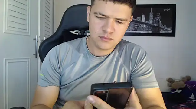 Snapshot of Plug_Control chatting on 01/28/25, 01:49 Plug Control online show from 01/28/25, 01:49