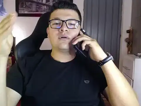 Snapshot of Plug_Control chatting on 02/21/25, 07:32 Plug Control online show from 02/21/25, 07:32