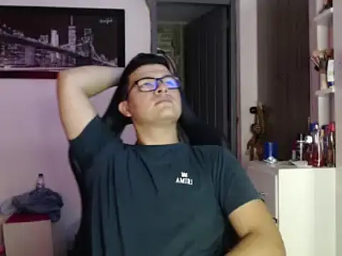 Snapshot of Plug_Control chatting on 02/25/25, 07:25 Plug Control online show from 02/25/25, 07:25