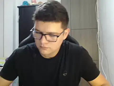 Snapshot of Plug_Control chatting on 02/28/25, 06:20 Plug Control online show from 02/28/25, 06:20