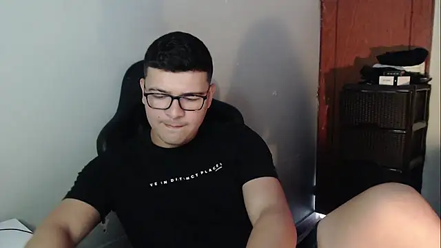 Snapshot of Plug_Control chatting on 01/08/26, 06:54 Plug Control online show from 01/08/26, 06:54