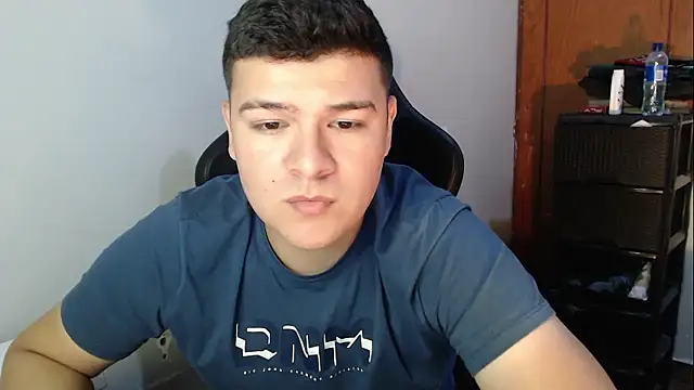 Snapshot of Plug_Control chatting on 01/13/26, 12:16 Plug Control online show from 01/13/26, 12:16