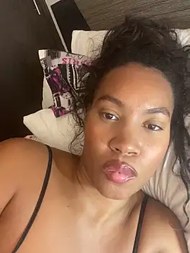 Snapshot of Carolinarossees chatting on 09/30/25, 08:58 Carolinarossees online show from 09/30/25, 08:58