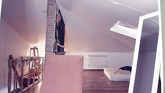 Snapshot of Meowroslava chatting on 03/21/26, 10:42 Meowroslava online show from 03/21/26, 10:42