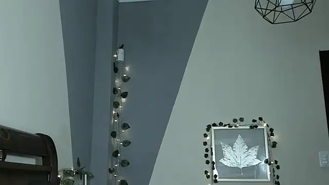 Snapshot of BlueBerry____ chatting on 12/22/25, 01:02 BlueBerry online show from 12/22/25, 01:02