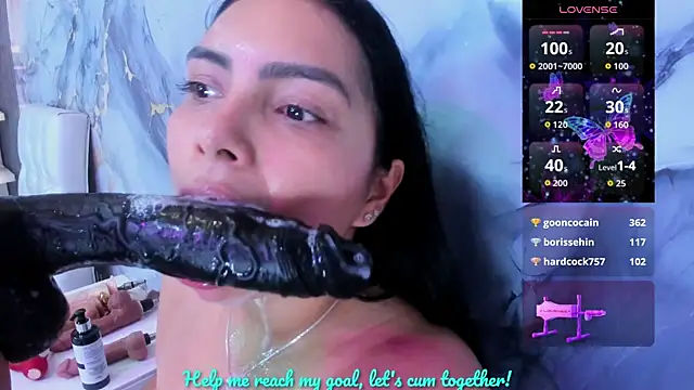 Snapshot of evelinn_belen chatting on 06/30/26, 12:44 evelinn belen online show from 06/30/26, 12:44