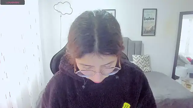 Amy joones online show from 09/11/25, 11:32