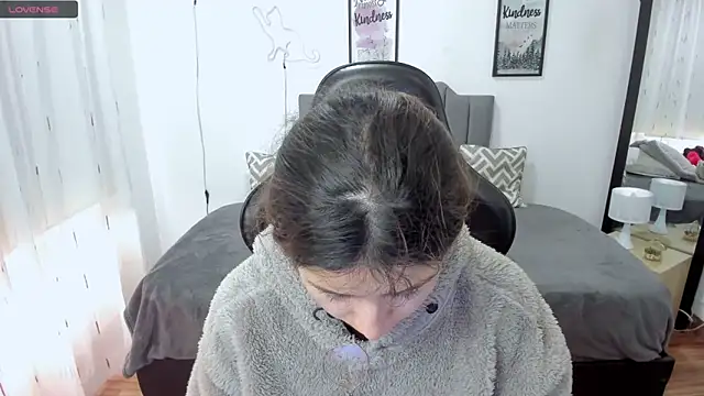 Amy joones online show from 10/16/25, 01:45