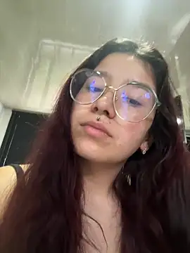 Snapshot of Amy_joones chatting on 05/18/26, 04:13 Amy joones online show from 05/18/26, 04:13