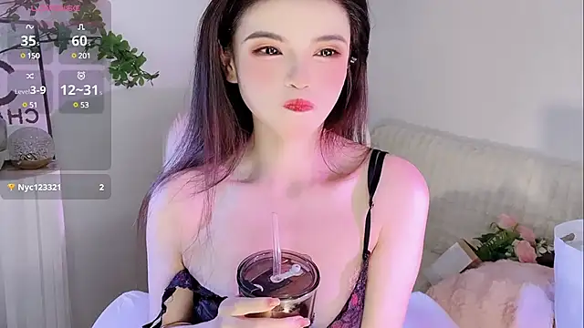 Snapshot of --xixi-- chatting on 02/04/25, 07:22 --xixi-- online show from 02/04/25, 07:22