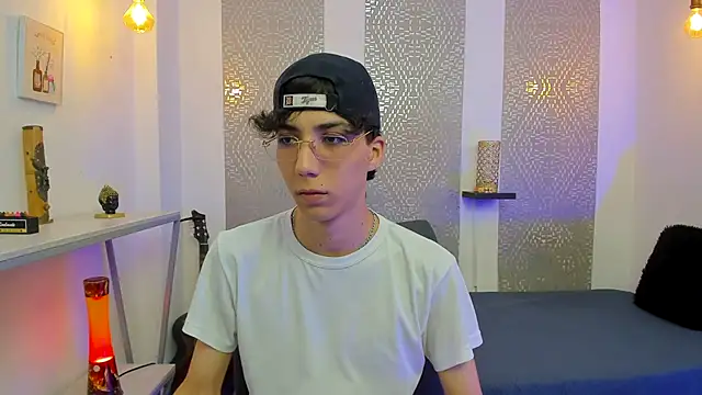 Nikolay Gregori online show from 12/17/25, 04:29