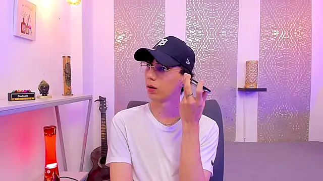 Nikolay Gregori online show from 12/18/25, 04:29