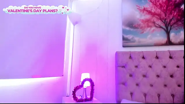 Julianaa Castro  online show from 02/10/25, 03:10