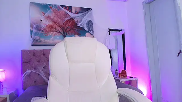 Julianaa Castro  online show from 10/23/25, 11:42