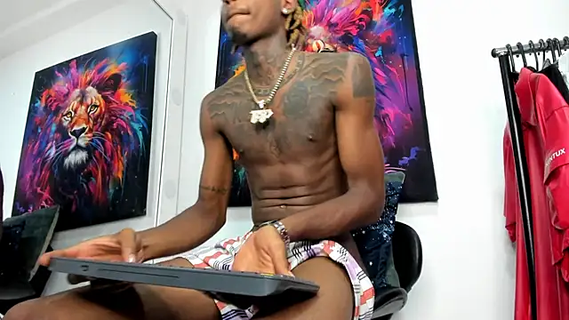 Snapshot of Pantera_black_21 chatting on 12/14/24, 08:02 Pantera black 21 online show from 12/14/24, 08:02