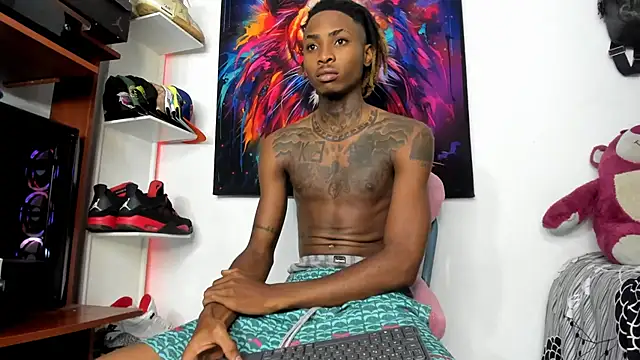 Snapshot of Pantera_black_21 chatting on 02/13/25, 08:17 Pantera black 21 online show from 02/13/25, 08:17