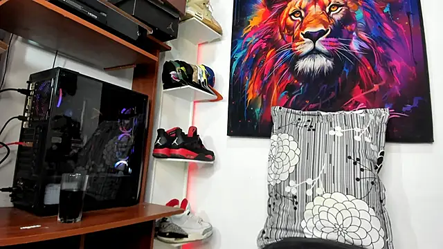 Snapshot of Pantera_black_21 chatting on 02/18/25, 08:49 Pantera black 21 online show from 02/18/25, 08:49