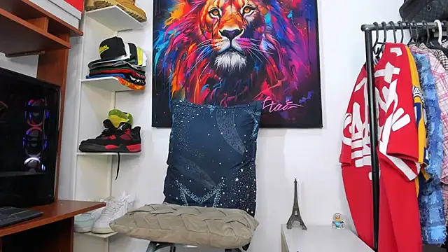 Snapshot of Pantera_black_21 chatting on 09/18/25, 12:18 Pantera black 21 online show from 09/18/25, 12:18