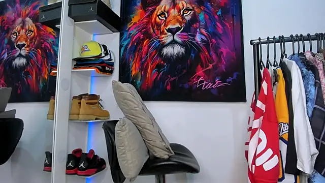 Snapshot of Pantera_black_21 chatting on 10/21/25, 02:34 Pantera black 21 online show from 10/21/25, 02:34