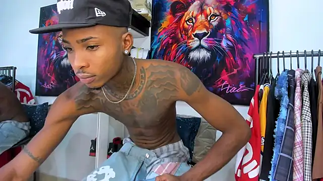 Snapshot of Pantera_black_21 chatting on 10/25/25, 06:35 Pantera black 21 online show from 10/25/25, 06:35