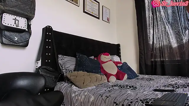 Snapshot of Pantera_black_21 chatting on 11/08/25, 06:07 Pantera black 21 online show from 11/08/25, 06:07